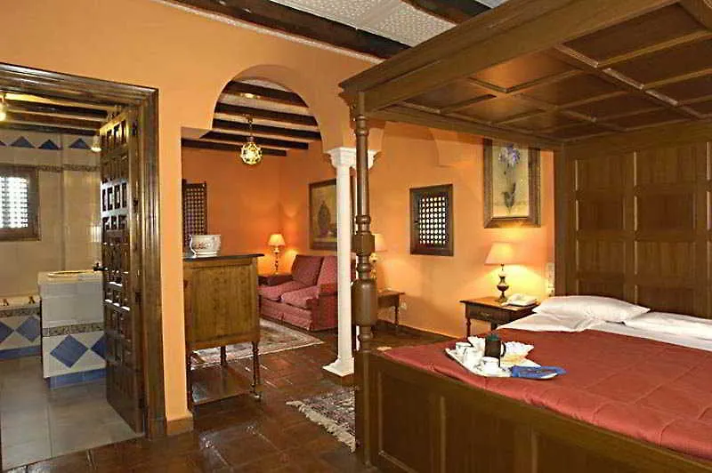 Hotel Castillo De Monda 3*,  Španělsko